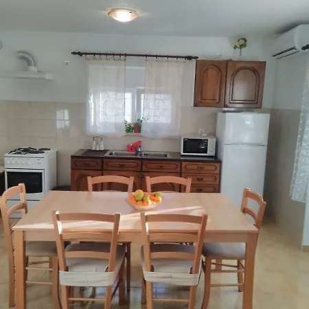 Apartment Pojatica *